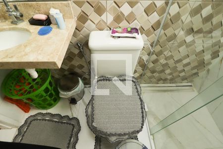 Casa à venda com 130m², 4 quartos e 2 vagasBanheiro da Suíte