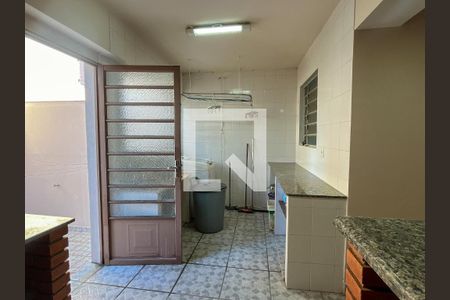 Casa à venda com 255m², 3 quartos e 5 vagasÁrea de Serviço 2