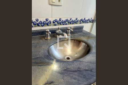 Casa à venda com 255m², 3 quartos e 5 vagasBanheiro da Suíte