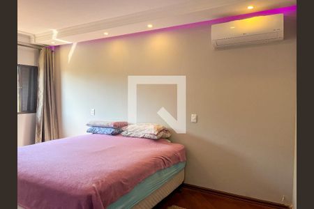 Suíte de casa à venda com 3 quartos, 255m² em Parque São Domingos, São Paulo