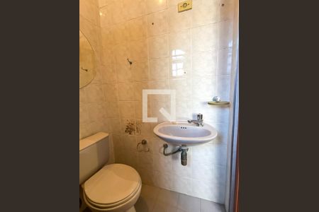 Casa à venda com 255m², 3 quartos e 5 vagasBanheiro da Edícula