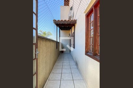 Casa à venda com 255m², 3 quartos e 5 vagasCorredor (entrada)