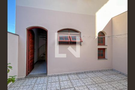 Casa à venda com 255m², 3 quartos e 5 vagasQuintal