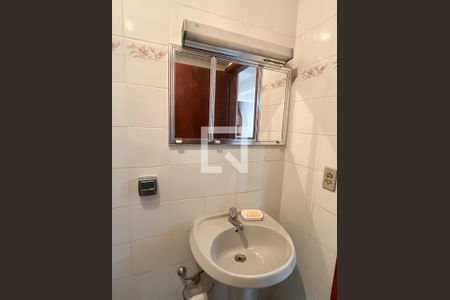 Casa à venda com 255m², 3 quartos e 5 vagasBanheiro de serviço