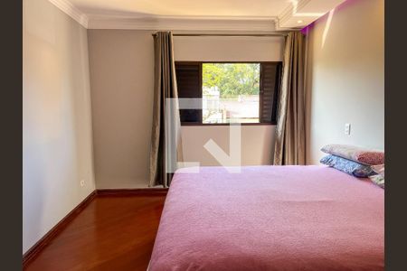 Suíte de casa à venda com 3 quartos, 255m² em Parque São Domingos, São Paulo