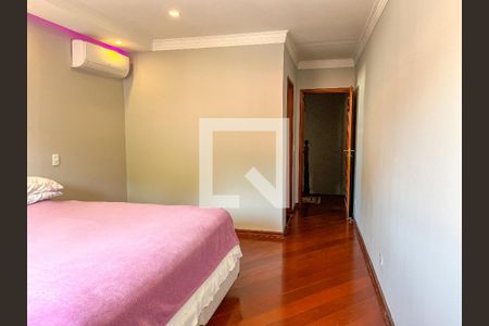 Suíte de casa à venda com 3 quartos, 255m² em Parque São Domingos, São Paulo