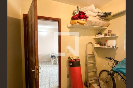 Casa à venda com 255m², 3 quartos e 5 vagasQuarto de Serviço