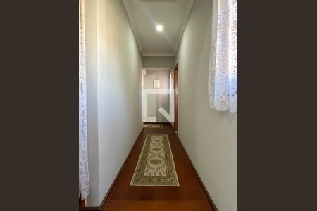 Casa à venda com 255m², 3 quartos e 5 vagasCorredor