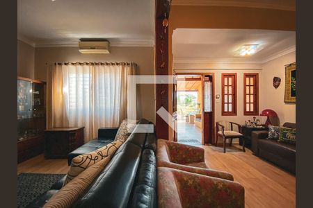 Casa à venda com 187m², 3 quartos e 2 vagasSala