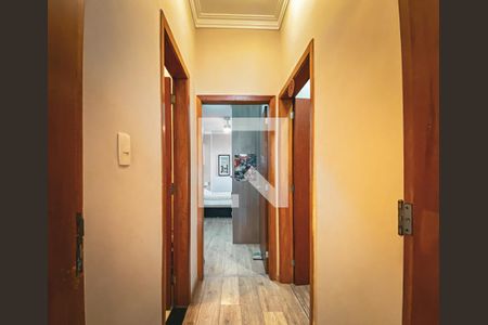 Casa à venda com 187m², 3 quartos e 2 vagasCorredor 