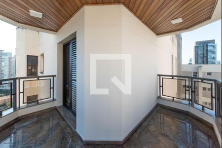 Apartamento à venda com 911m², 4 quartos e 4 vagas Apartamento à venda com 911m², 4 quartos e 4 vagasSacada da Banheiro da Suíte 3
