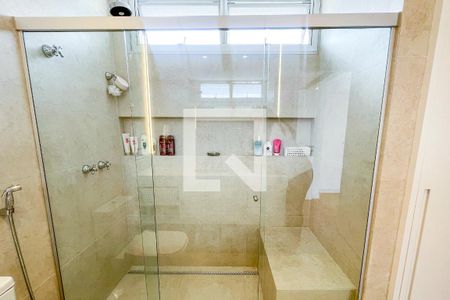 Apartamento à venda com 188m², 3 quartos e 2 vagas Apartamento à venda com 188m², 3 quartos e 2 vagasBanheiro da Suíte