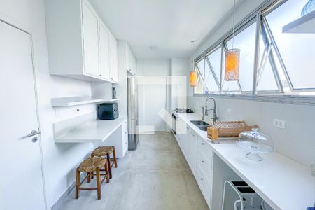 Apartamento à venda com 188m², 3 quartos e 2 vagas Apartamento à venda com 188m², 3 quartos e 2 vagasCozinha