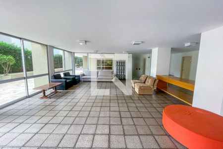 Apartamento à venda com 188m², 3 quartos e 2 vagas Apartamento à venda com 188m², 3 quartos e 2 vagasÁrea comum - Salão de festas