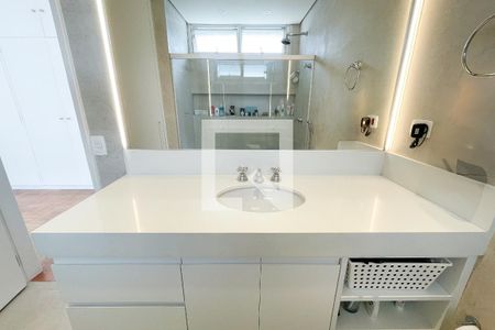 Apartamento à venda com 188m², 3 quartos e 2 vagas Apartamento à venda com 188m², 3 quartos e 2 vagasBanheiro da Suíte