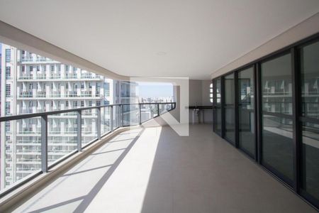 Apartamento à venda com 227m², 4 quartos e 4 vagas Apartamento à venda com 227m², 4 quartos e 4 vagasVaranda