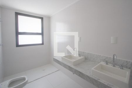 Apartamento à venda com 227m², 4 quartos e 4 vagas Apartamento à venda com 227m², 4 quartos e 4 vagasBanheiro Suíte 3
