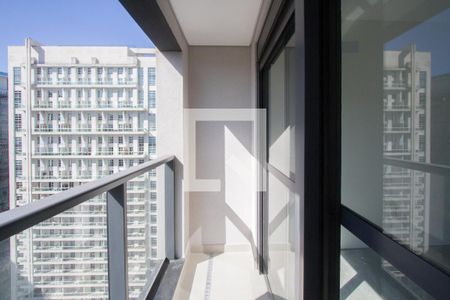 Apartamento à venda com 227m², 4 quartos e 4 vagas Apartamento à venda com 227m², 4 quartos e 4 vagasVaranda Suíte 3