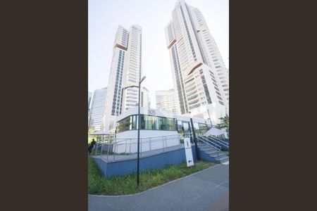 Apartamento à venda com 227m², 4 quartos e 4 vagas Apartamento à venda com 227m², 4 quartos e 4 vagasFachada