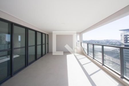 Apartamento à venda com 227m², 4 quartos e 4 vagas Apartamento à venda com 227m², 4 quartos e 4 vagasVaranda