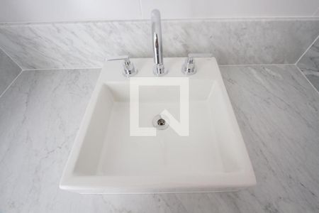 Apartamento à venda com 227m², 4 quartos e 4 vagas Apartamento à venda com 227m², 4 quartos e 4 vagasBanheiro Suíte 2