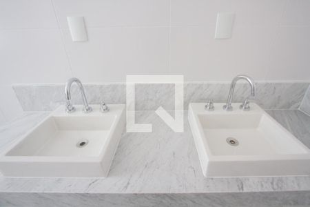 Apartamento à venda com 227m², 4 quartos e 4 vagas Apartamento à venda com 227m², 4 quartos e 4 vagasBanheiro Suíte 3