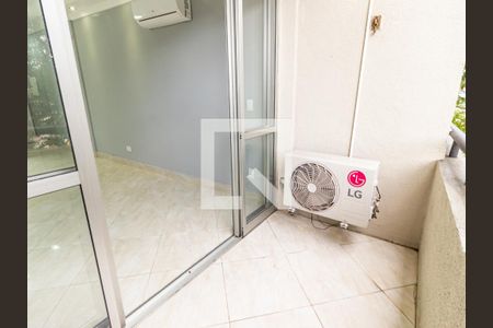 Varanda de apartamento à venda com 2 quartos, 63m² em Vila Regente Feijó, São Paulo