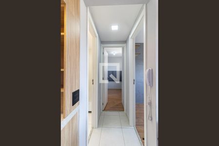 Corredor de apartamento para alugar com 2 quartos, 32m² em Parque Fongaro, São Paulo