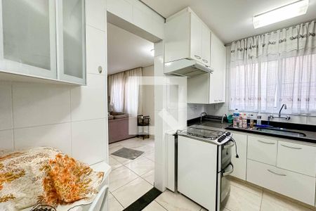 Casa de condomínio para alugar com 185m², 3 quartos e 2 vagasCozinha