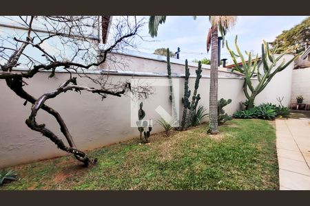 Casa à venda com 650m², 4 quartos e 3 vagas Casa à venda com 650m², 4 quartos e 3 vagasJardim