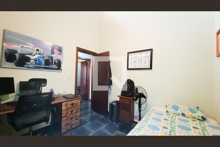 Casa à venda com 650m², 4 quartos e 3 vagas Casa à venda com 650m², 4 quartos e 3 vagasQuarto 1