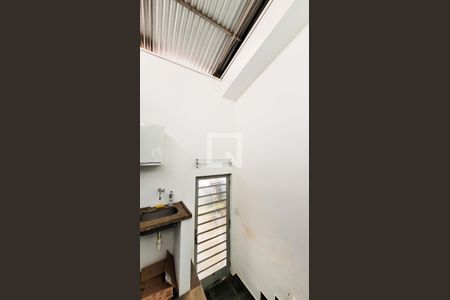 Casa à venda com 650m², 4 quartos e 3 vagas Casa à venda com 650m², 4 quartos e 3 vagasCozinha e Área de Serviço