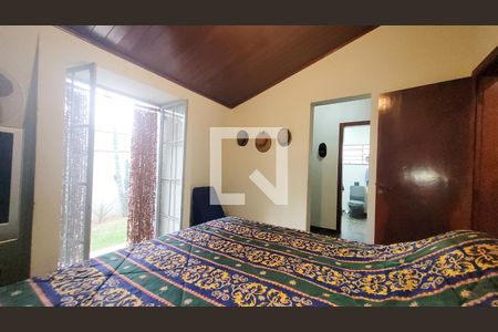 Casa à venda com 650m², 4 quartos e 3 vagas Casa à venda com 650m², 4 quartos e 3 vagasSuite