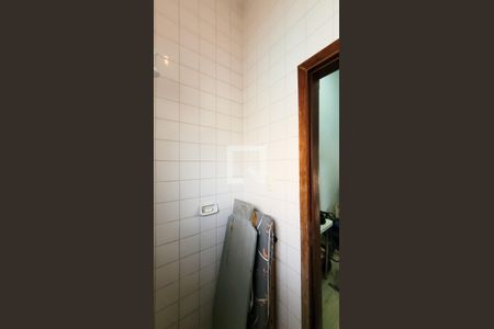 Casa à venda com 650m², 4 quartos e 3 vagas Casa à venda com 650m², 4 quartos e 3 vagasBanheiro de serviço