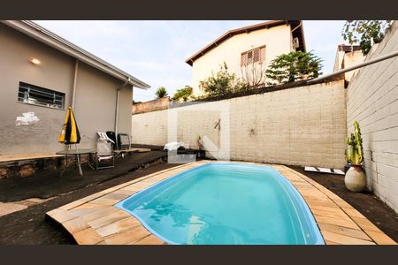 Casa à venda com 650m², 4 quartos e 3 vagas Casa à venda com 650m², 4 quartos e 3 vagasPiscina