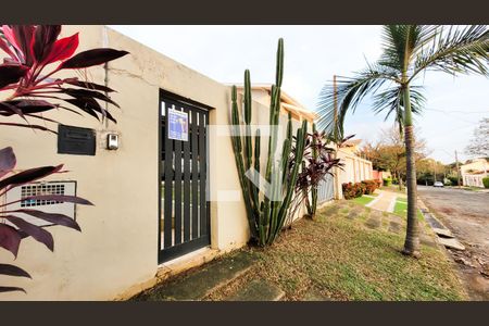 Casa à venda com 650m², 4 quartos e 3 vagas Casa à venda com 650m², 4 quartos e 3 vagasPlaquinha