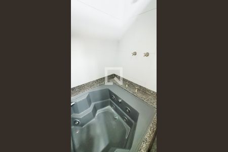 Casa à venda com 650m², 4 quartos e 3 vagas Casa à venda com 650m², 4 quartos e 3 vagasBanheiro Suite