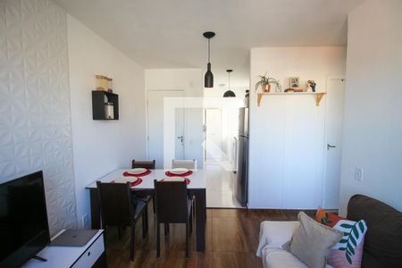 Sala de apartamento para alugar com 2 quartos, 38m² em Jardim das Oliveiras, Itaquaquecetuba