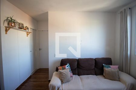 Sala de apartamento para alugar com 2 quartos, 38m² em Jardim das Oliveiras, Itaquaquecetuba