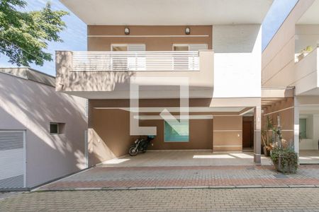 Casa de condomínio à venda com 280m², 3 quartos e 2 vagasFachada