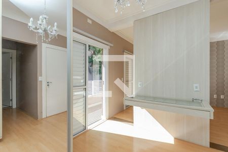 Casa de condomínio à venda com 280m², 3 quartos e 2 vagasCloset da Suíte 1