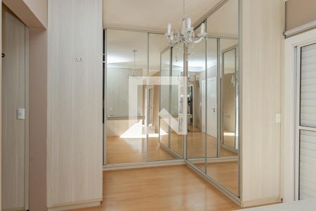 Casa de condomínio à venda com 280m², 3 quartos e 2 vagasCloset da Suíte 1