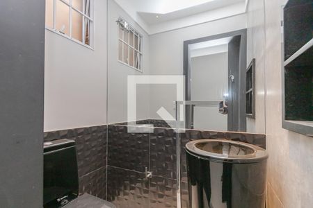 Casa de condomínio à venda com 280m², 3 quartos e 2 vagasLavabo