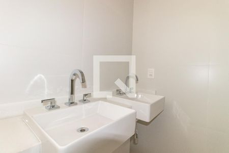 Apartamento à venda com 160m², 3 quartos e 3 vagas Apartamento à venda com 160m², 3 quartos e 3 vagasBanheiro do Quarto 1