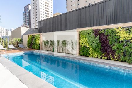 Apartamento à venda com 160m², 3 quartos e 3 vagas Apartamento à venda com 160m², 3 quartos e 3 vagasÁrea comum - Piscina