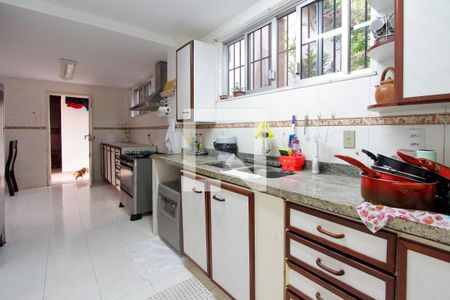 Casa de condomínio à venda com 600m², 6 quartos e 2 vagas Casa de condomínio à venda com 600m², 6 quartos e 2 vagasCozinha