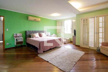 Casa de condomínio à venda com 600m², 6 quartos e 2 vagas Casa de condomínio à venda com 600m², 6 quartos e 2 vagasQuarto 4 suíte