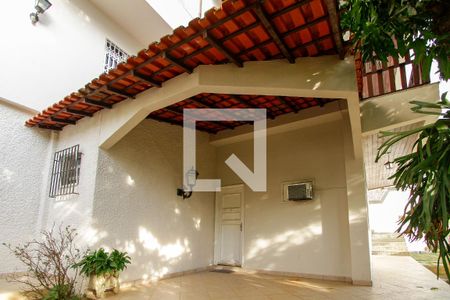 Fachada interna de casa de condomínio à venda com 6 quartos, 600m² em Itanhangá, Rio de Janeiro