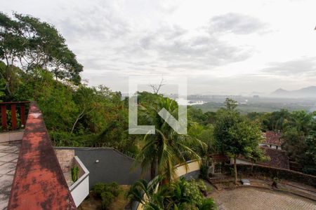 Casa de condomínio à venda com 600m², 6 quartos e 2 vagas Casa de condomínio à venda com 600m², 6 quartos e 2 vagasVista Varanda dos quartos