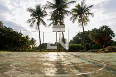 Casa de condomínio à venda com 600m², 6 quartos e 2 vagas Casa de condomínio à venda com 600m², 6 quartos e 2 vagasMini quadra de basquete